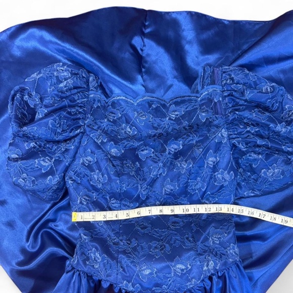 80s/90s royal blue STUNNING prom dress with poofy sleeves - Picture 5 of 8